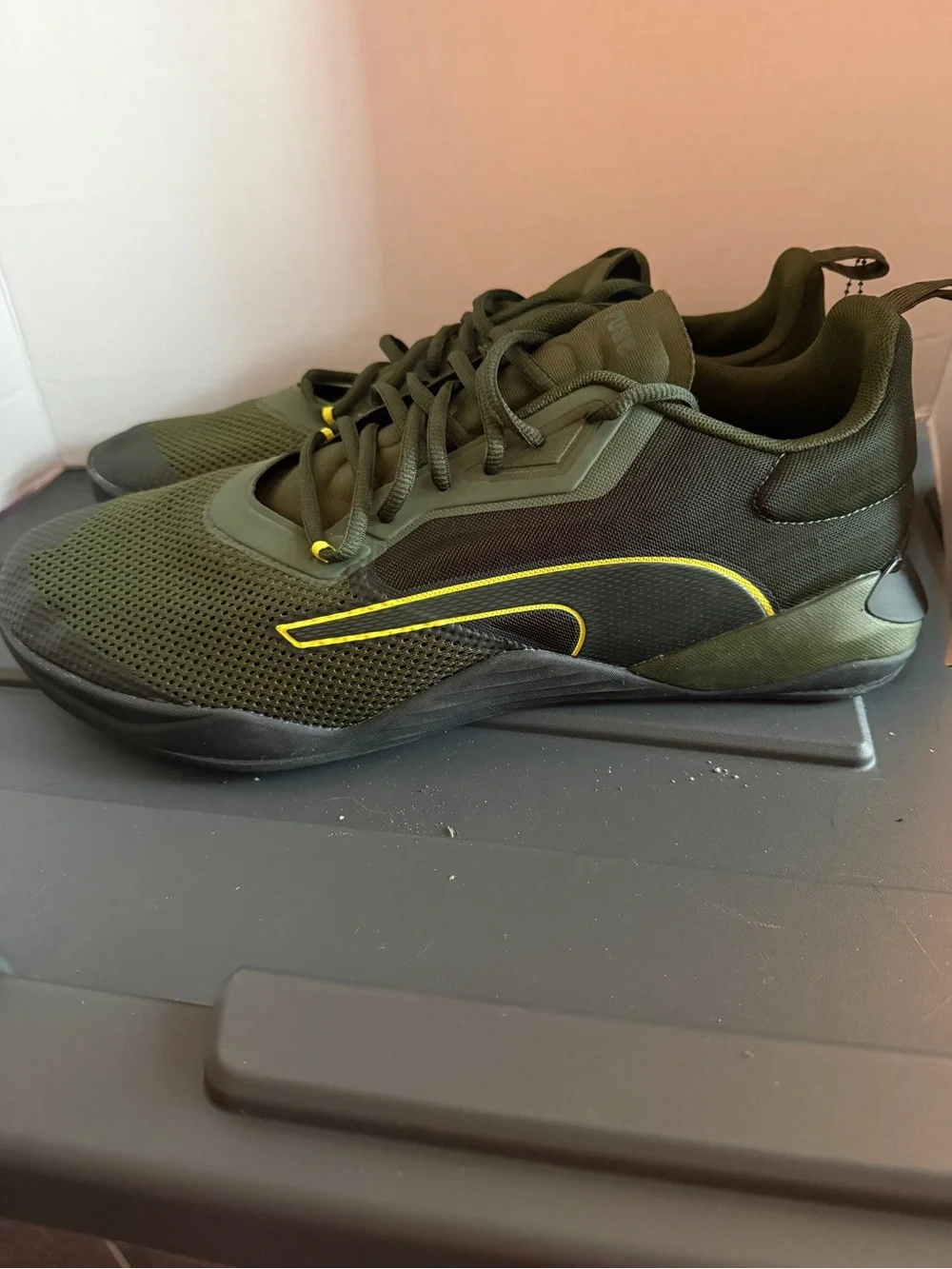 Puma Fuse 2.0 training shoes Olive Green Sneakers with Yellow Trim